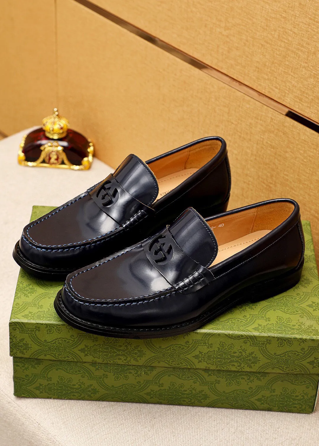 Men's shoes 💰480 💐 Product trademark: GUCCI "Gucci" casual leather shoes Regular size: 38-44 (45🉑️customized) Product materials: Selected imported first-layer open-edge beaded cowhide leather upper + luxury hardware buckle, imported water-dyed cowhide leather lining. Strong three-dimensional visual effect, combined outsole Color: 4⃣️colors available